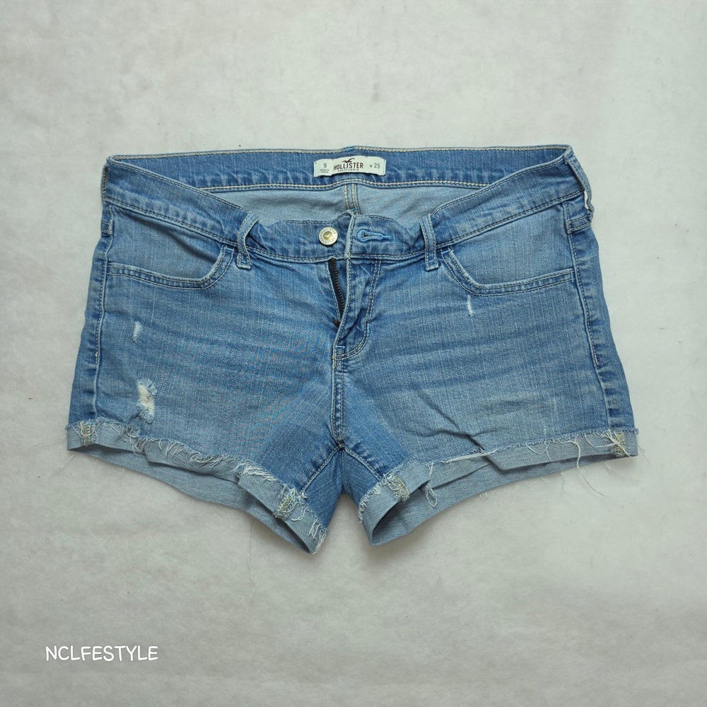 Hollister Low Rise Denim Shorts Medium Wash Distressed Raw Hem Size 9 W29 023